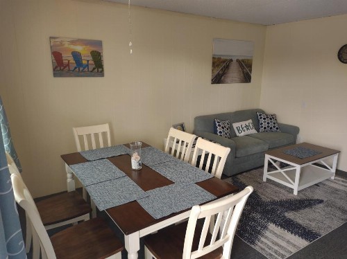 Pilgrim's Pride Motel - image 5
