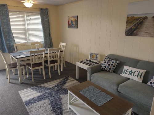Pilgrim's Pride Motel - image 6