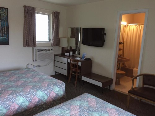Crystal Sands Motel - image 15