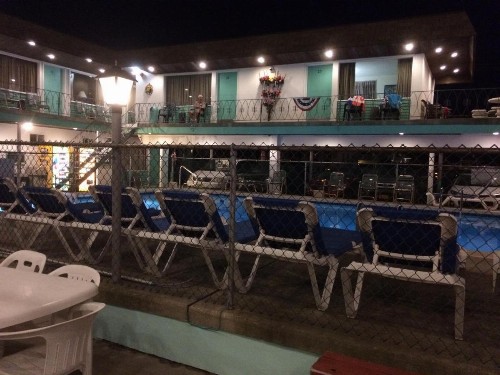 Crystal Sands Motel - image 17