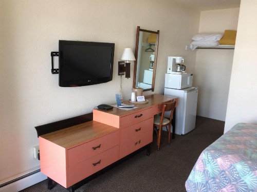 Crystal Sands Motel - image 19