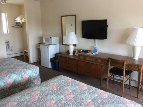 Crystal Sands Motel - image 2