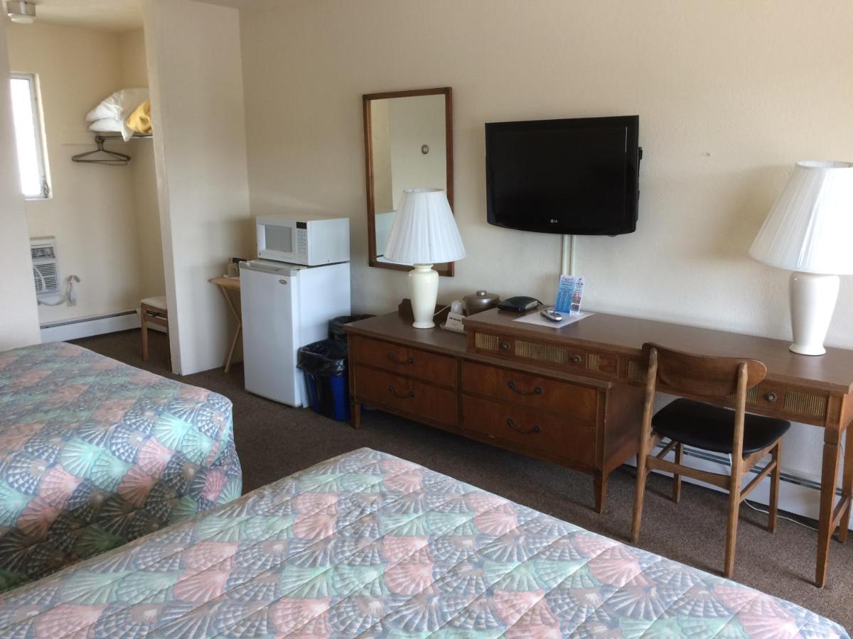Crystal Sands Motel - image 2