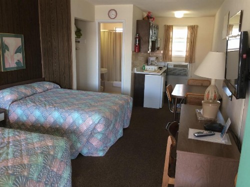 Crystal Sands Motel - image 20