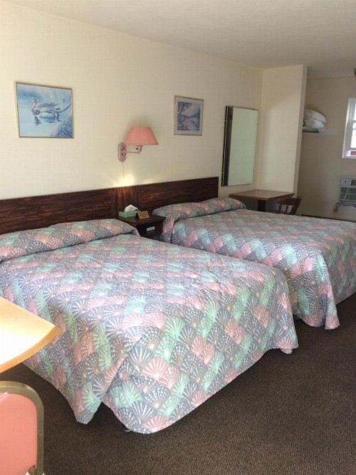 Crystal Sands Motel - image 22