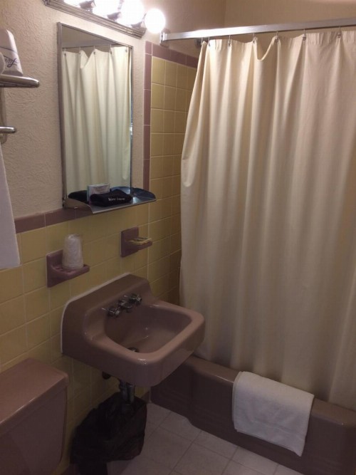 Crystal Sands Motel - image 24