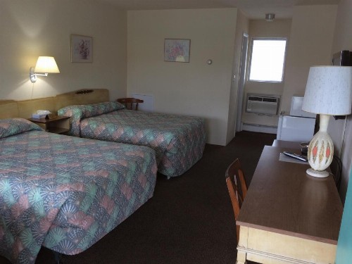 Crystal Sands Motel - image 26