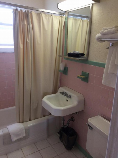 Crystal Sands Motel - image 27