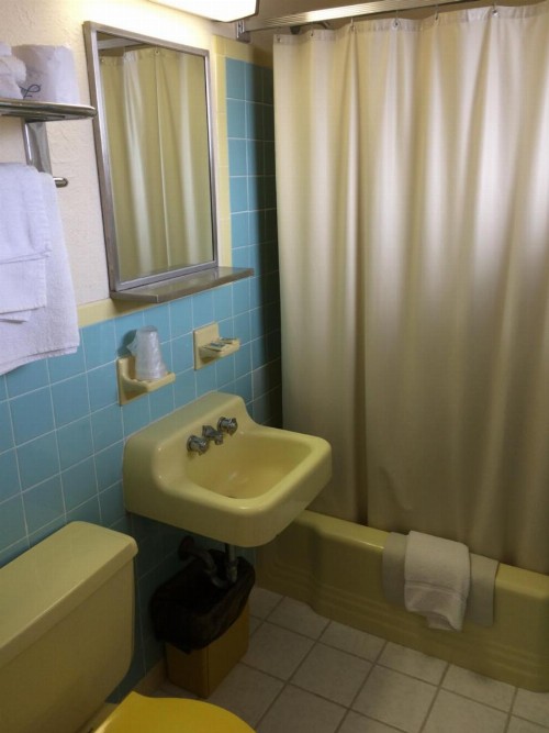 Crystal Sands Motel - image 3