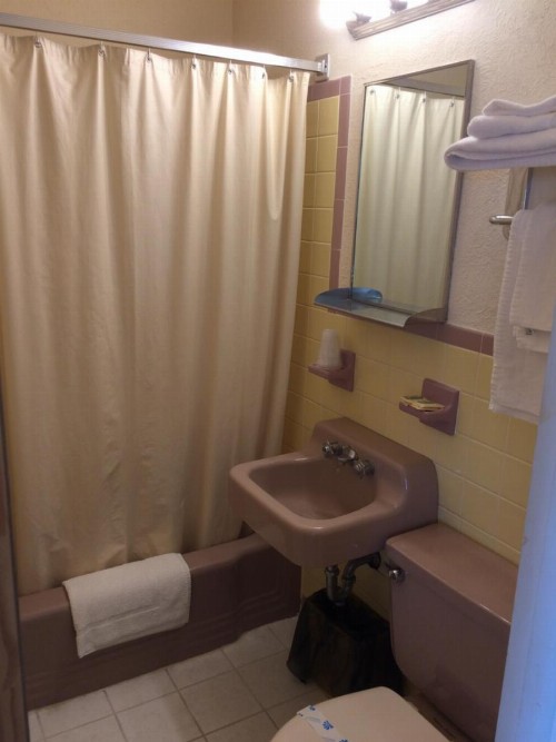 Crystal Sands Motel - image 33