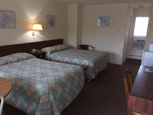 Crystal Sands Motel - image 39