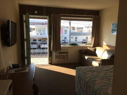 Crystal Sands Motel - image 6