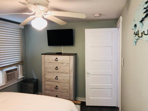 Beach House - image 9