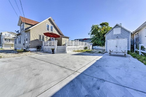 Charming Wildwood Hideaway with Private Pool and Deck! - image 4