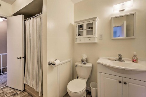 Ideal Wildwood Beach Home Walk to Boardwalk and Pier! - image 12