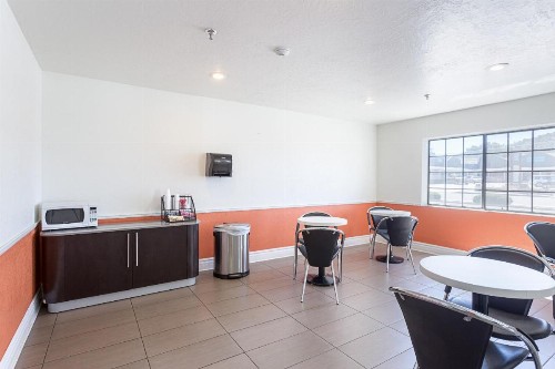 Motel 6-Williams AZ - West - Grand Canyon - image 5