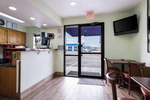 Econo Lodge Inn & Suites Williams - Grand Canyon Area - image 16