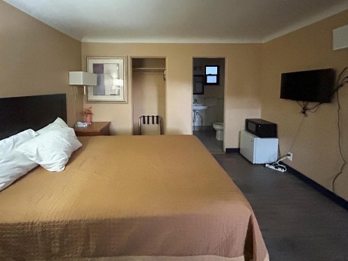 Westerner Motel - image 3