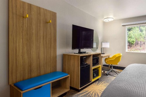 Days Inn by Wyndham Williams - image 19