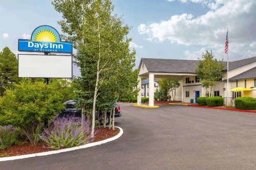Days Inn by Wyndham Williams - image 2