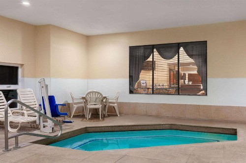 Howard Johnson by Wyndham Williams - image 15