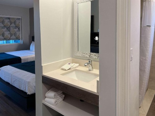 Budget Host Inn Williams - image 29