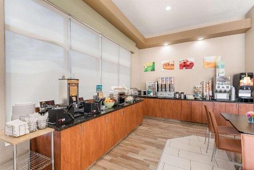 Quality Inn Near Grand Canyon - image 13