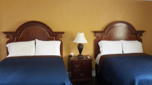 American Regency Inn - image 10
