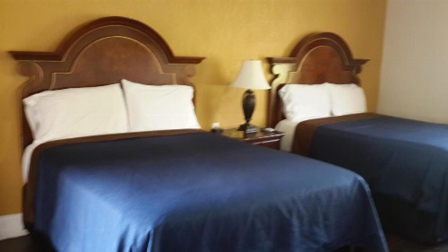 American Regency Inn - image 2
