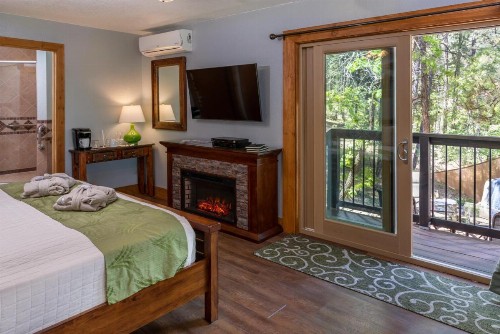 Sheridan House Inn- Adult Only Accommodation - image 3