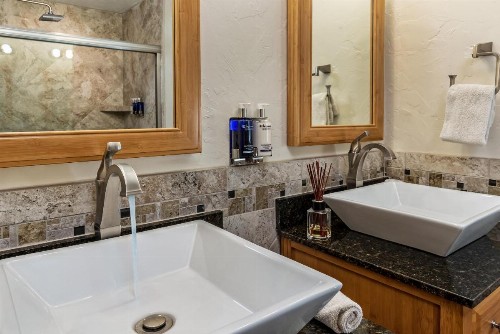 Sheridan House Inn- Adult Only Accommodation - image 42