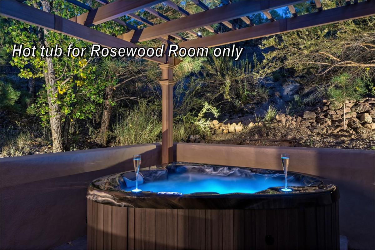 Sheridan House Inn- Adult Only Accommodation - image 5