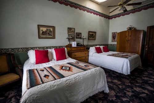 Red Garter Inn - image 12