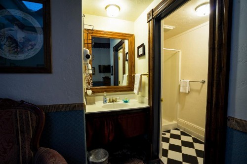 Red Garter Inn - image 16