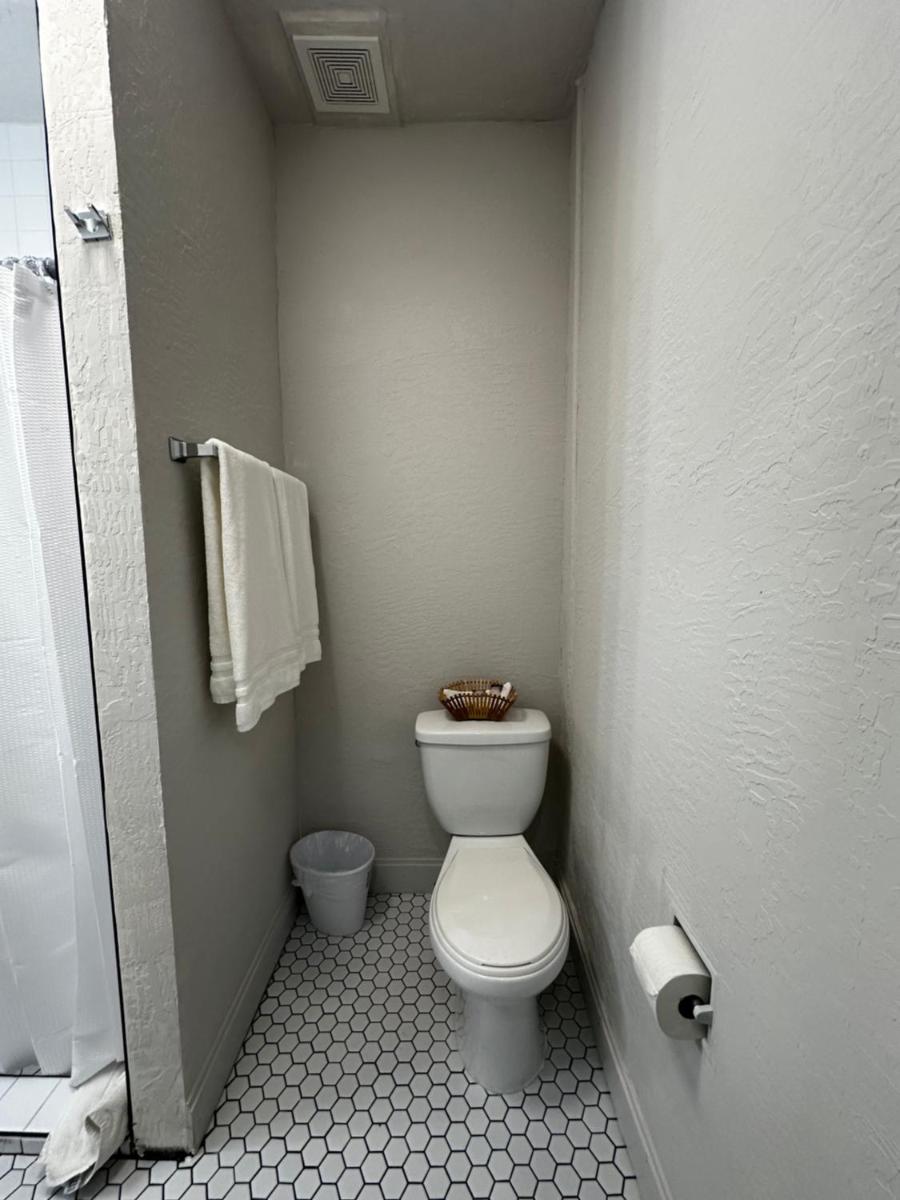 9 Arizona Motor Hotel - image 4