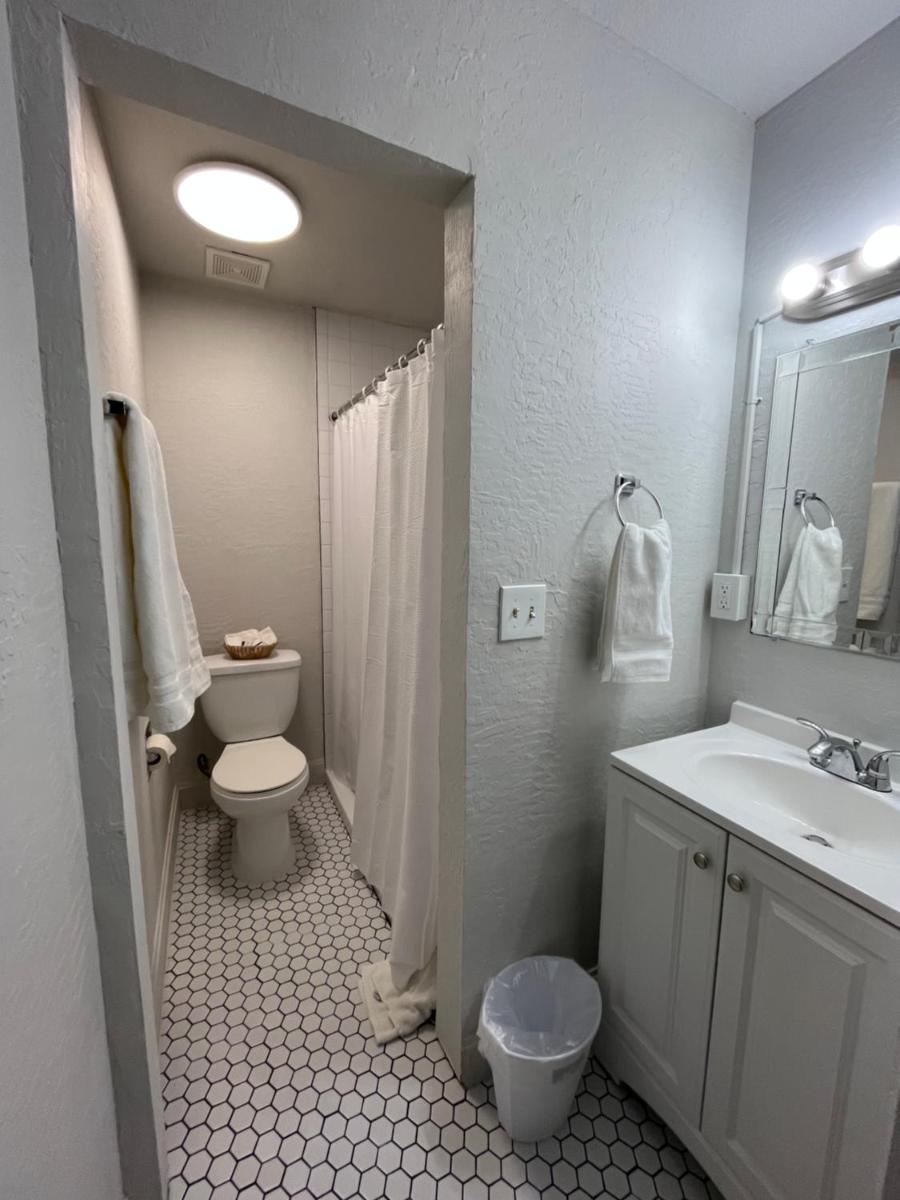 9 Arizona Motor Hotel - image 5