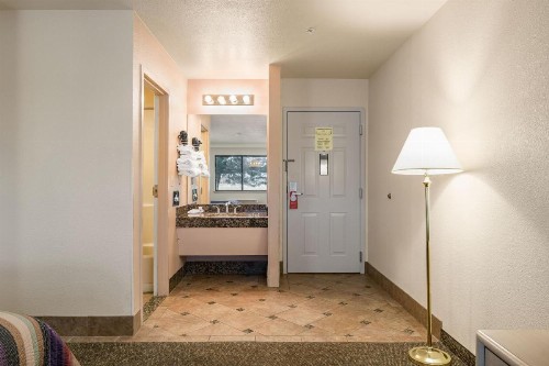 Grand Canyon Inn and Motel - South Rim Entrance - image 5