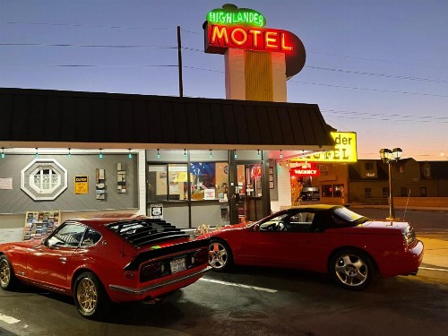 Highlander Motel - image 1