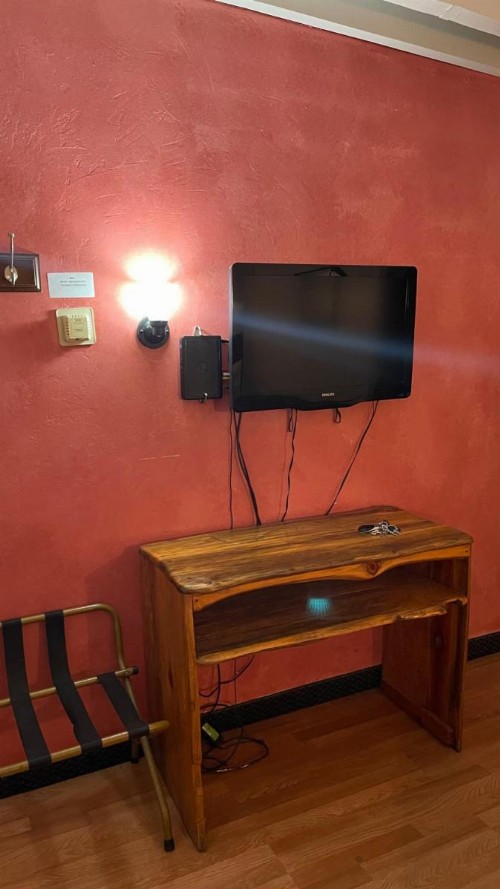 Highlander Motel - image 4