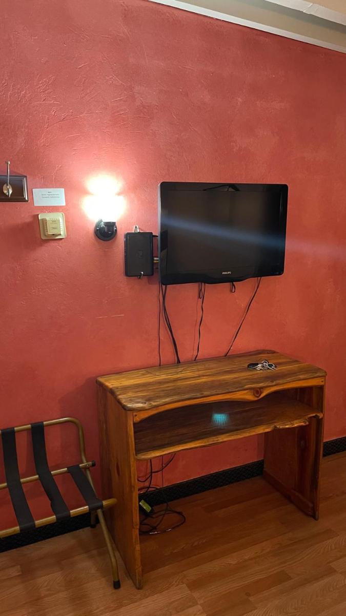 Highlander Motel - image 4