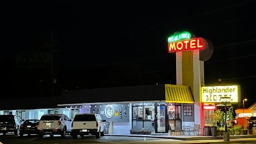 Highlander Motel - image 6