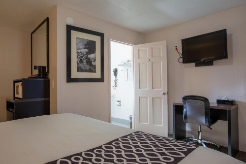 Celilo Inn - image 7