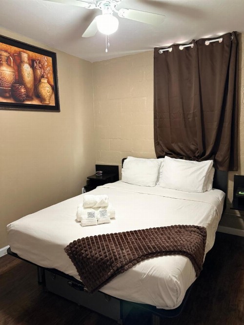 WILLIAMS AZ HOSTEL - image 2