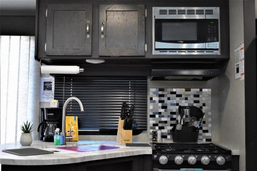 Grand Canyon RV Glamping - image 13