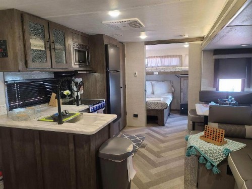 Grand Canyon RV Glamping - image 23