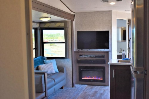 Grand Canyon RV Glamping - image 39