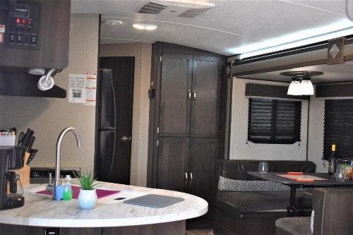 Grand Canyon RV Glamping - image 4