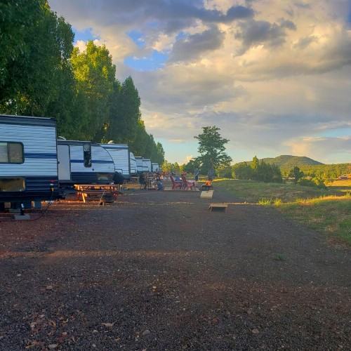 Grand Canyon RV Glamping - image 40