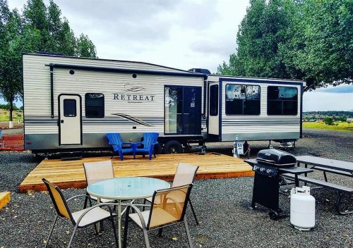 Grand Canyon RV Glamping - image 5