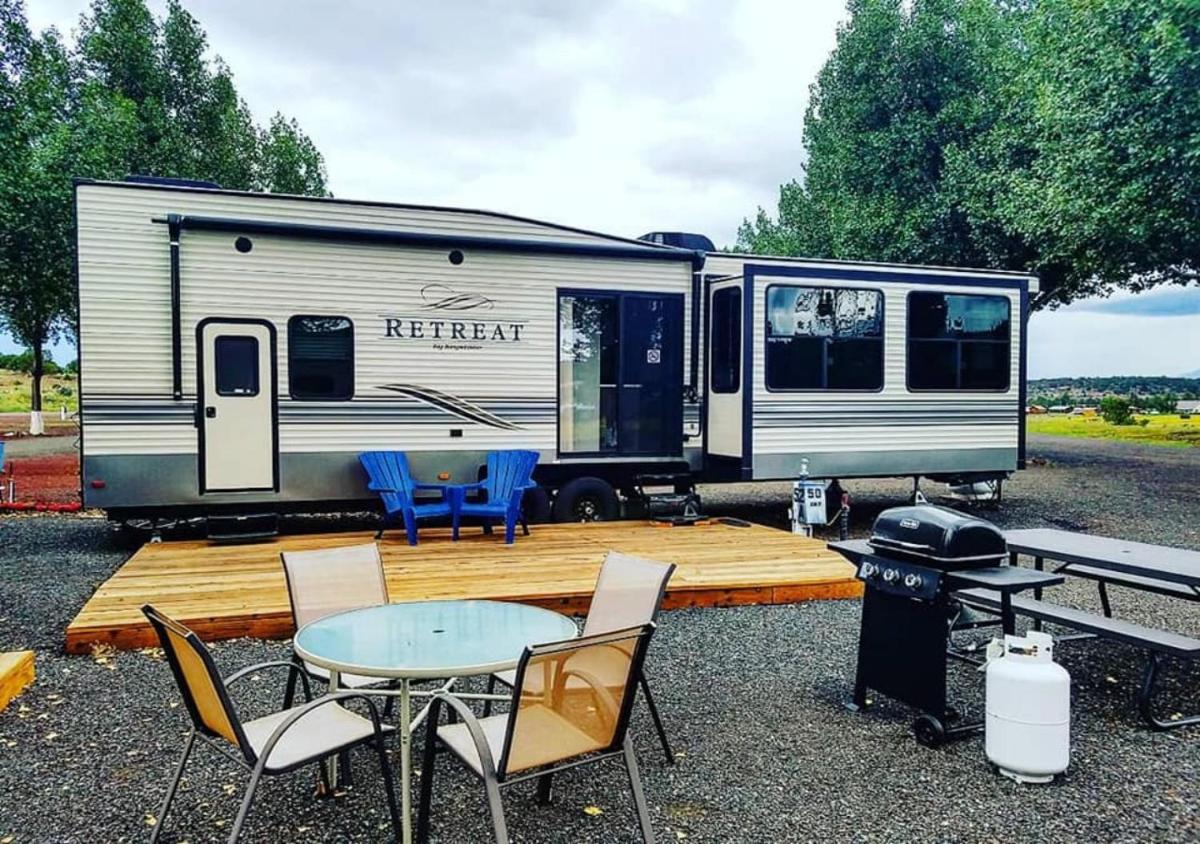 Grand Canyon RV Glamping - image 5